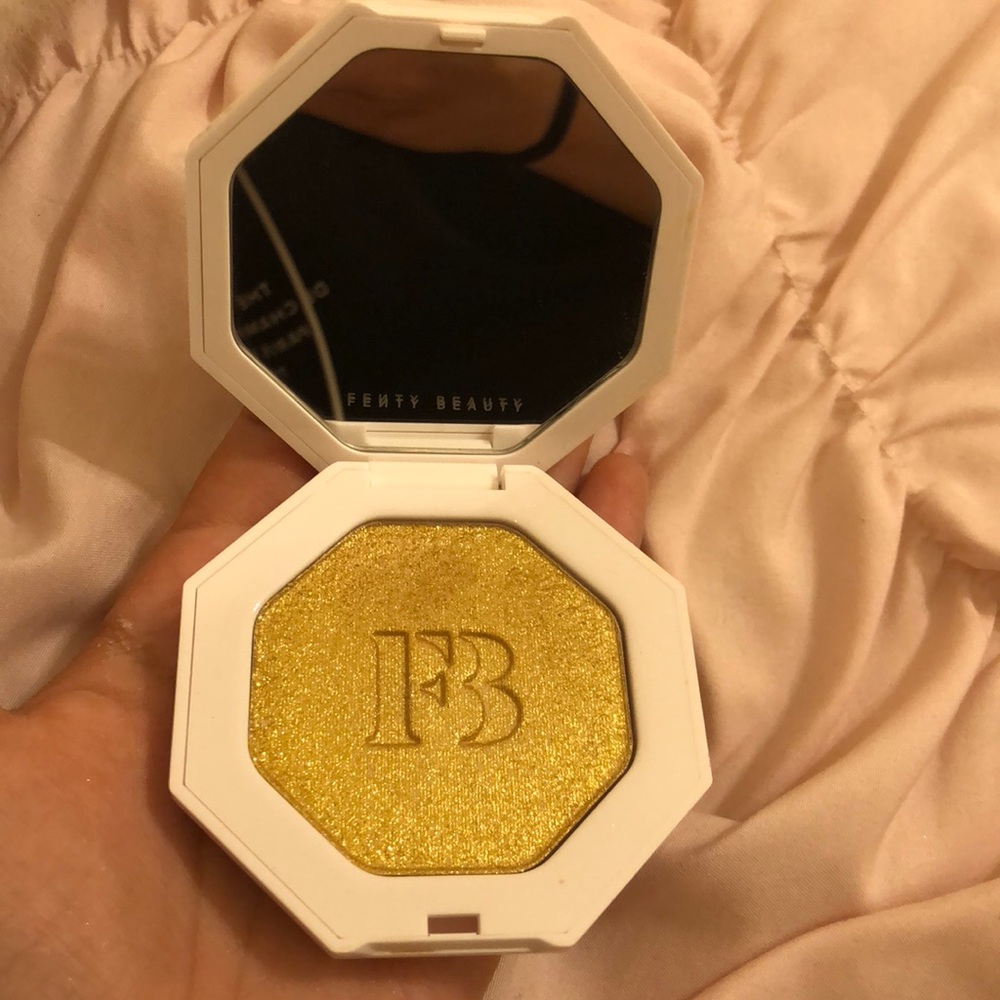 Fenty beauty trophy wife highlighter